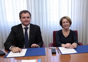 Firma acuerdo CEU e IMED Valencia